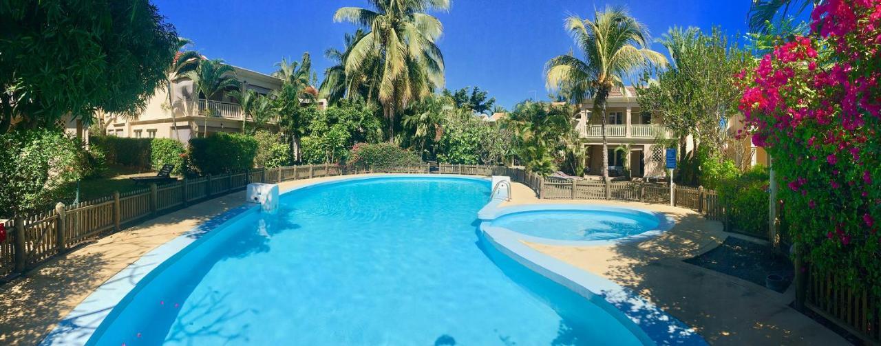 Beachfront Villa In A Beautiful And Secured Complex Flic-en-Flacq Exterior foto